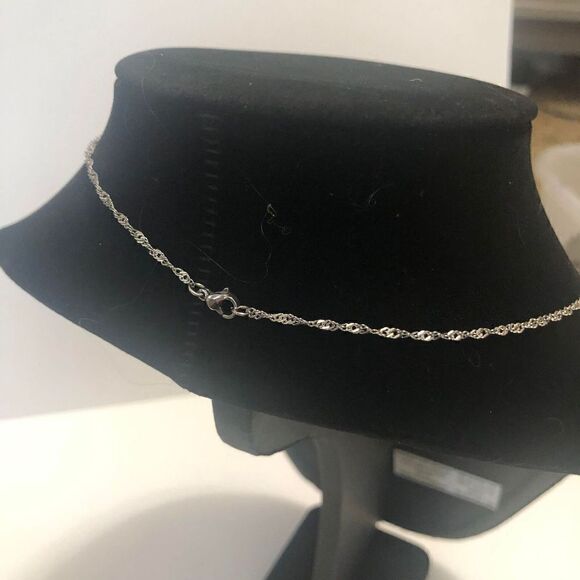 #30 silvertone intitial letter "L" CZ circle pendant necklace 18" - Picture 2 of 3